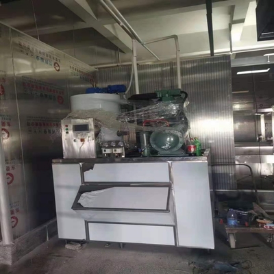Kinerja Tinggi 3.94kw~90kw Mesin Serpihan Es Komersial 1ton
