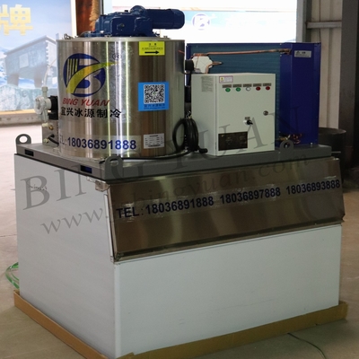 Kinerja Tinggi 3.94kw~90kw Mesin Serpihan Es Komersial 1ton