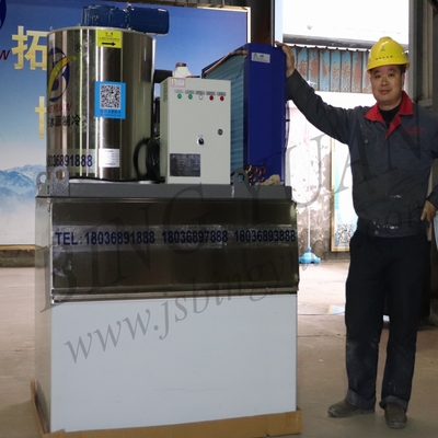 Kinerja Tinggi 3.94kw~90kw Mesin Serpihan Es Komersial 1ton